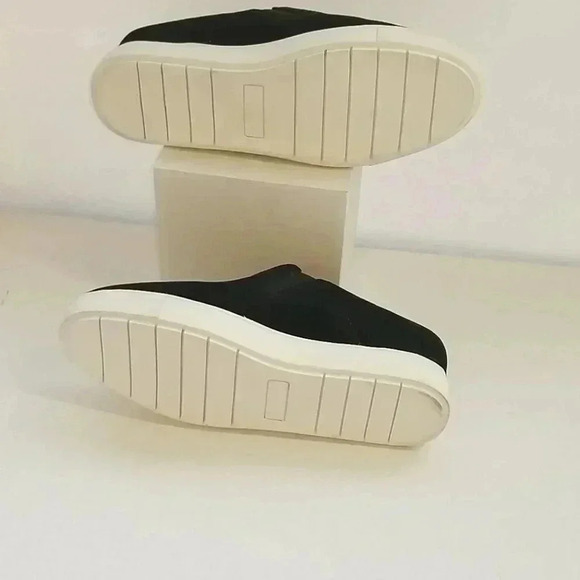 Steve Madden Rezume White Sneakers Women Steven by Steve madden sneakers 9.5 M